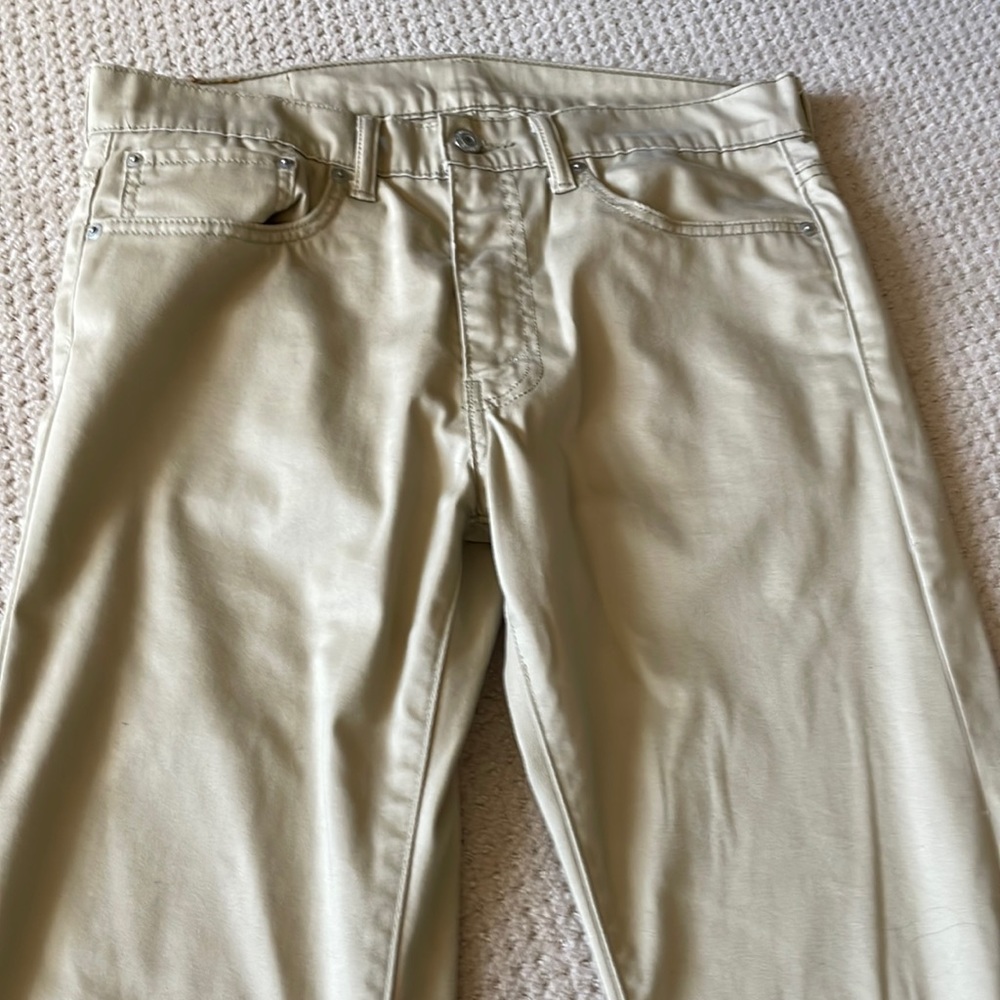Beige Levi pants for men size 32/32